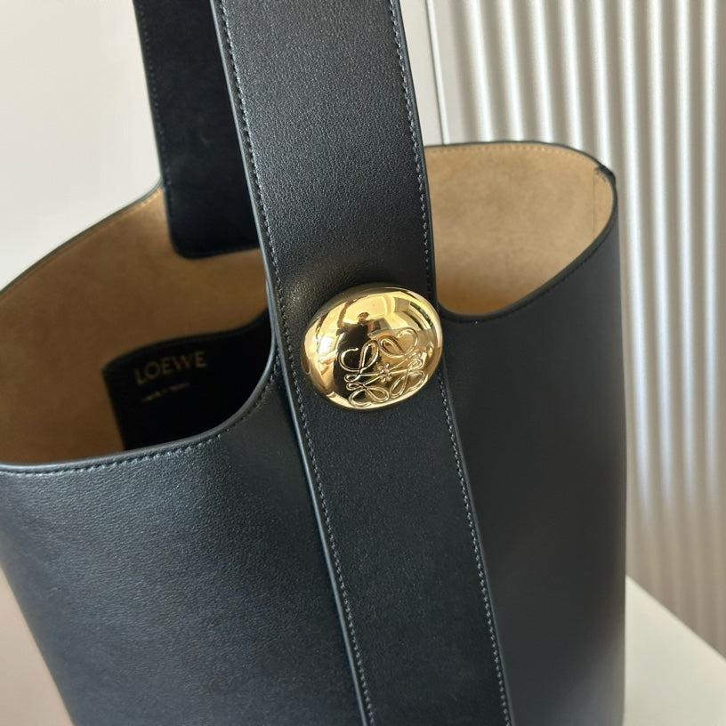 Loewe Medium 25 Pebble Bucket in Black Mellow Calfskin