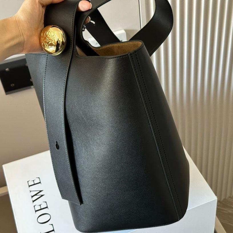 Loewe Medium 25 Pebble Bucket in Black Mellow Calfskin