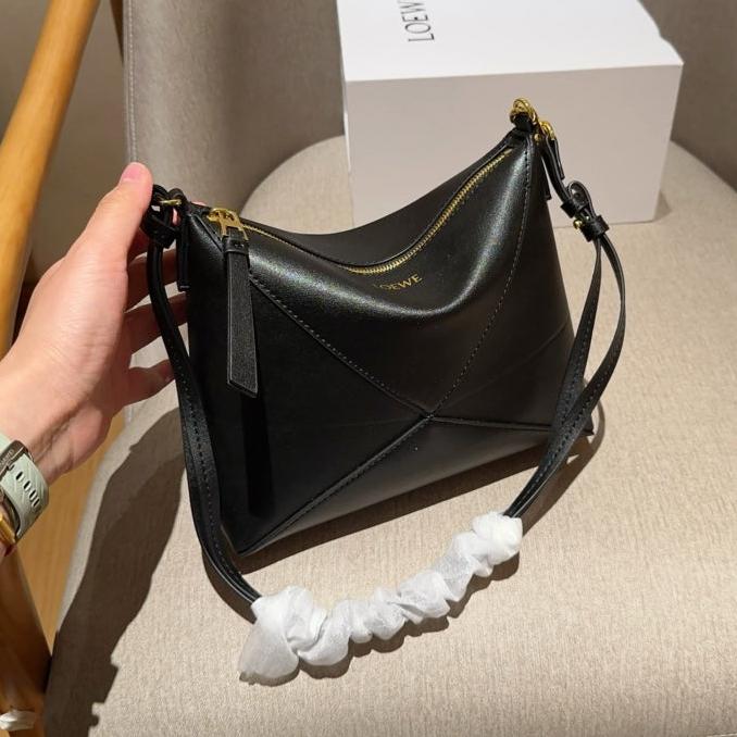 Loewe 22 Puzzle Fold Pouch in Black Nappa Calfskin