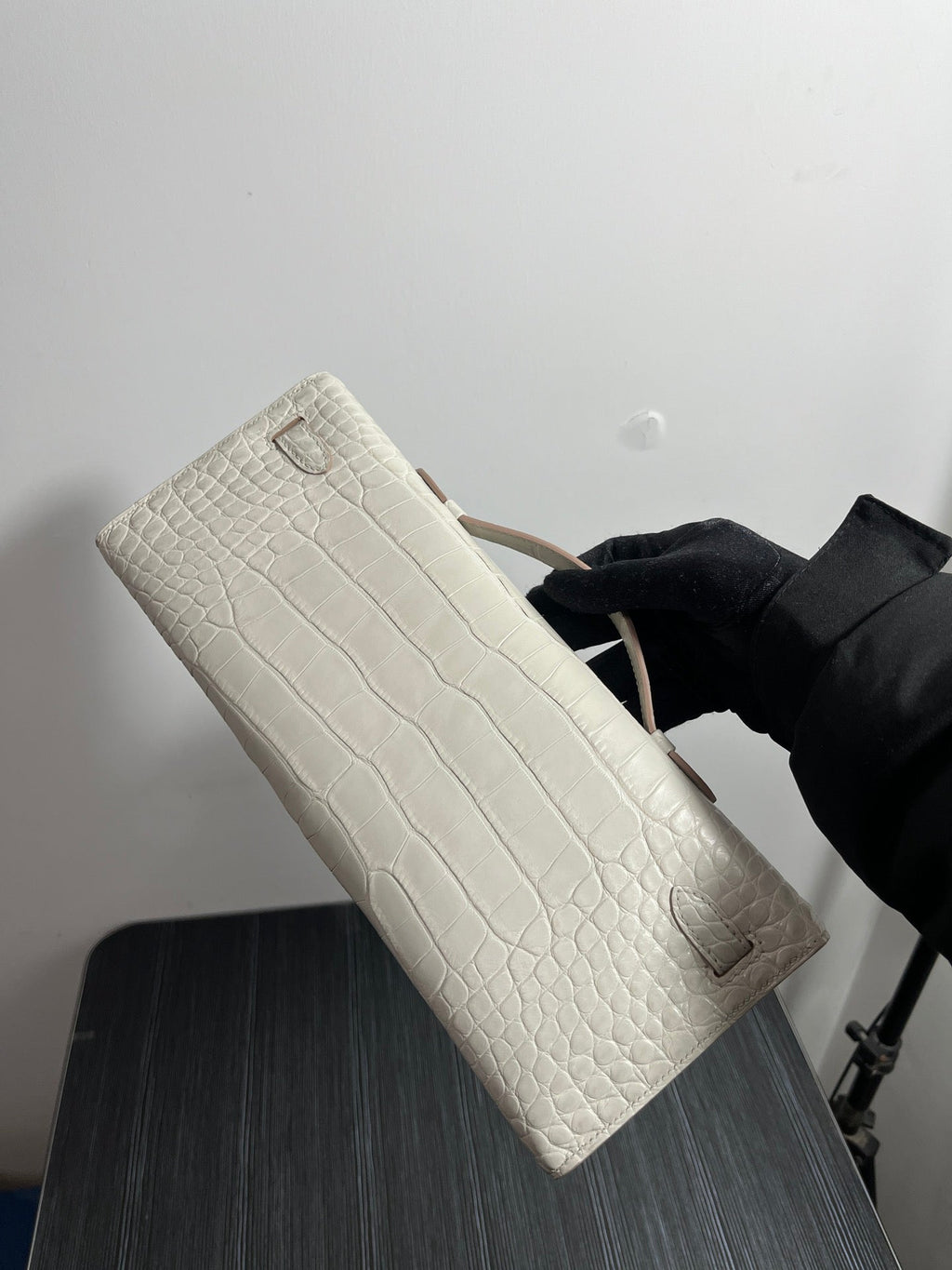 Hermes Kelly Cut 31 in White Shinny Alligator Leather with Gold Hardware Bag