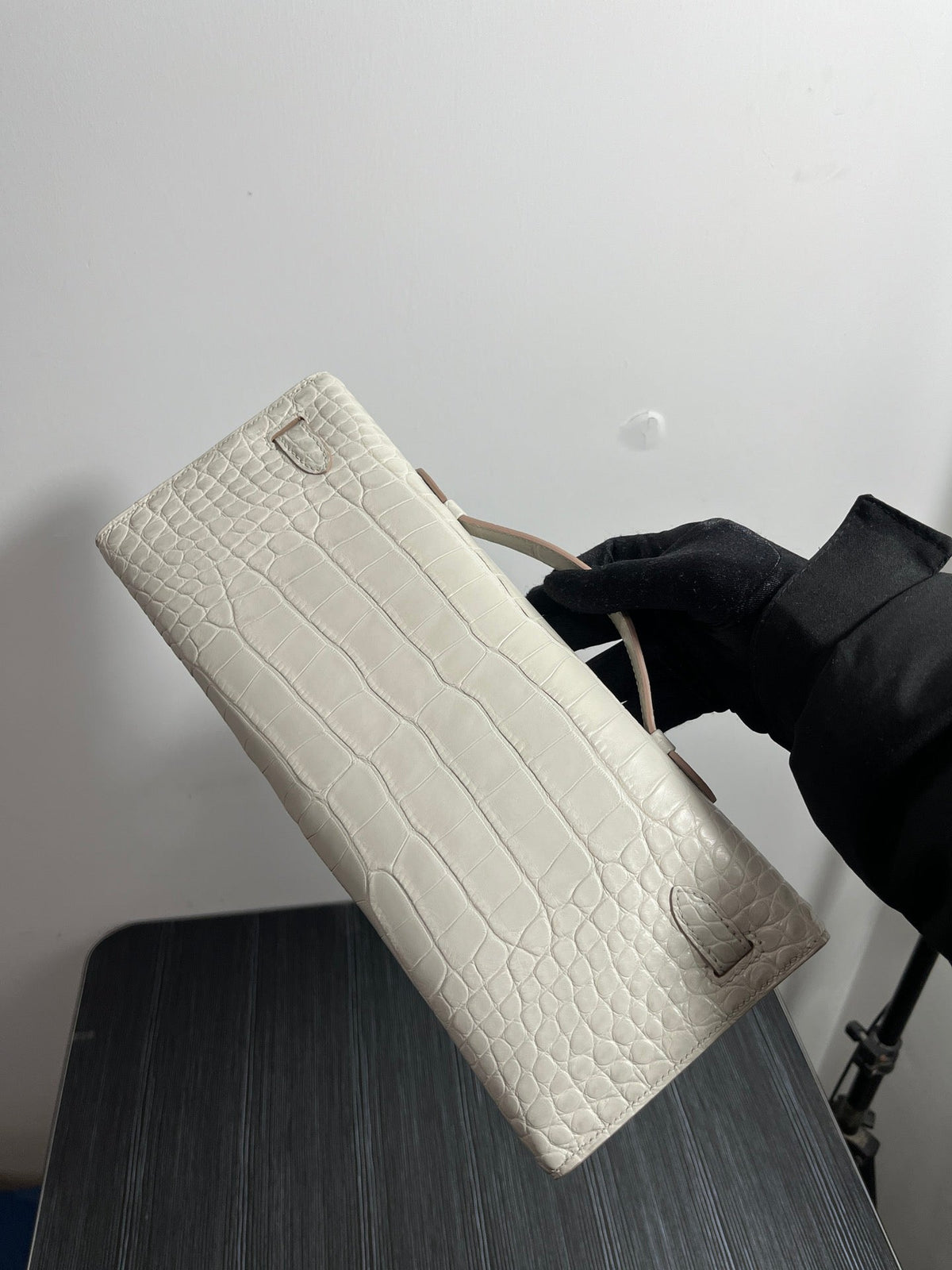 Hermes Kelly Cut 31 in White Shinny Alligator Leather with Gold Hardware Bag