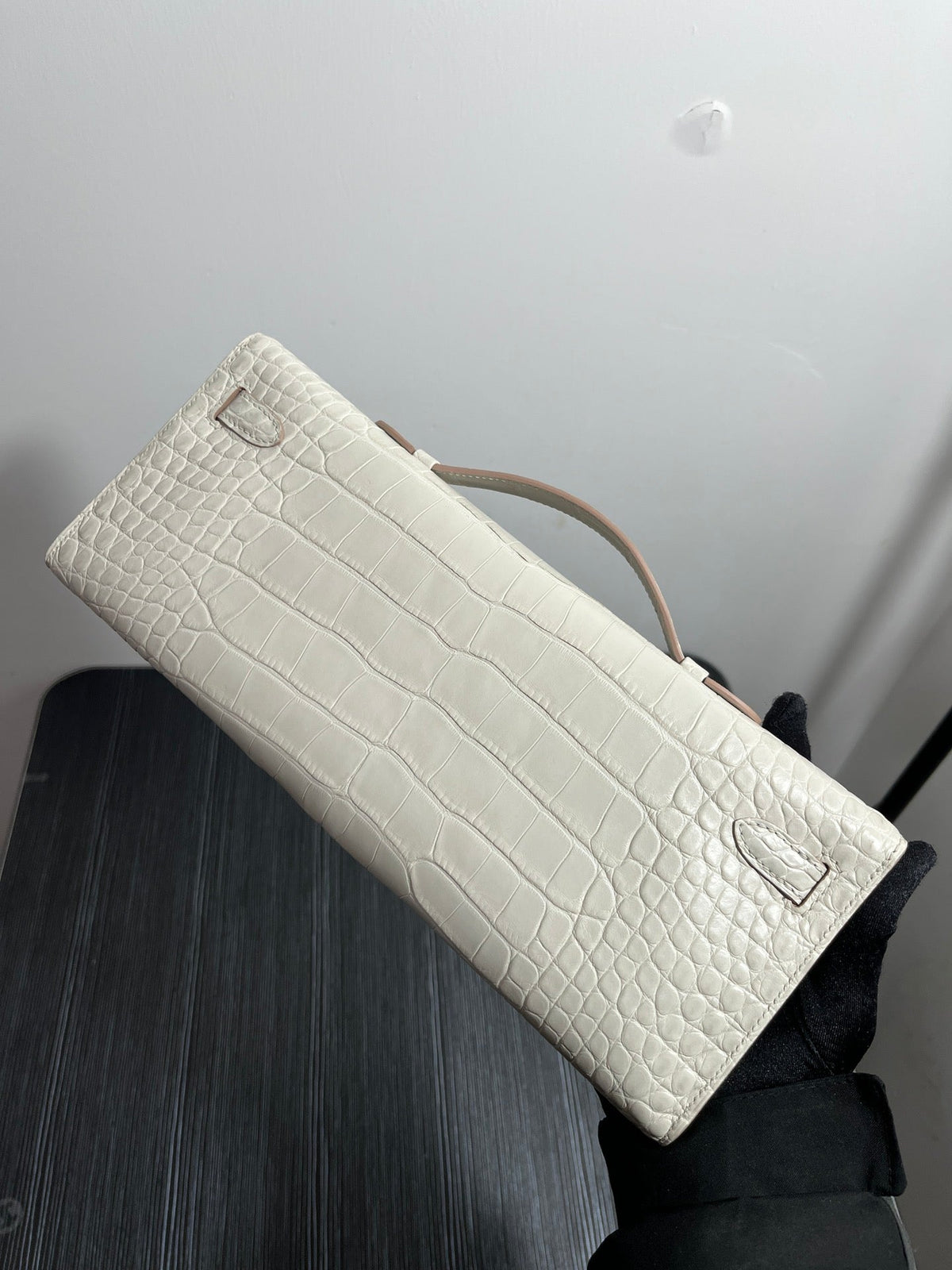 Hermes Kelly Cut 31 in White Shinny Alligator Leather with Gold Hardware Bag