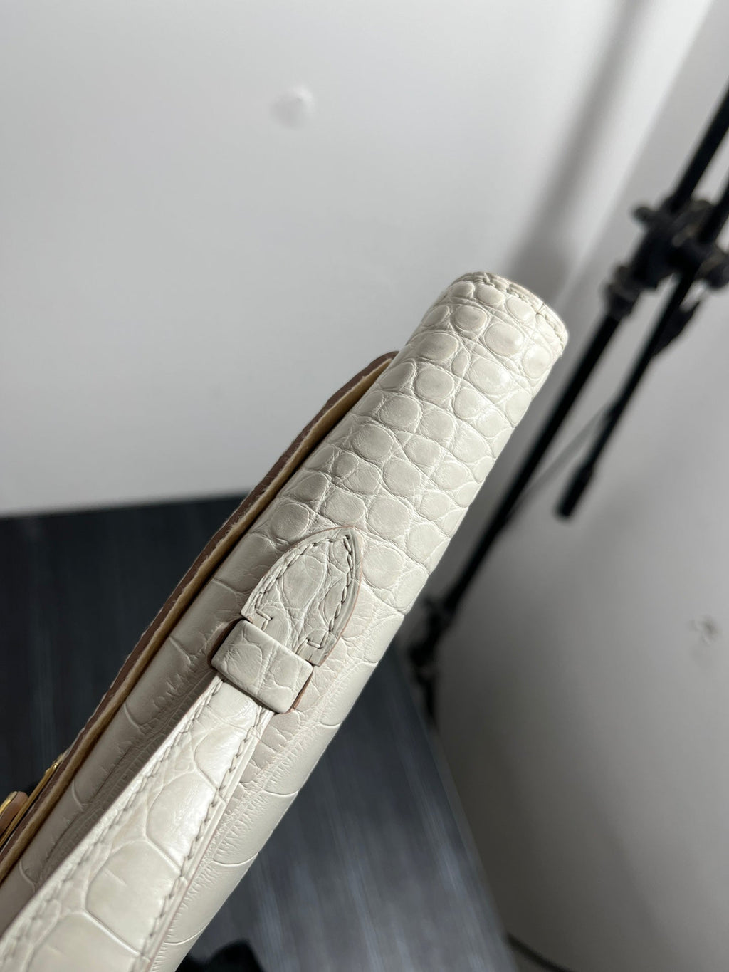 Hermes Kelly Cut 31 in White Shinny Alligator Leather with Gold Hardware Bag