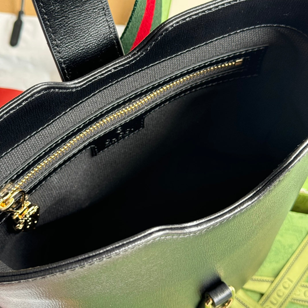 Gucci Mini Bucket Shoulder Bag 20 in Black Calfskin Gold Hardware