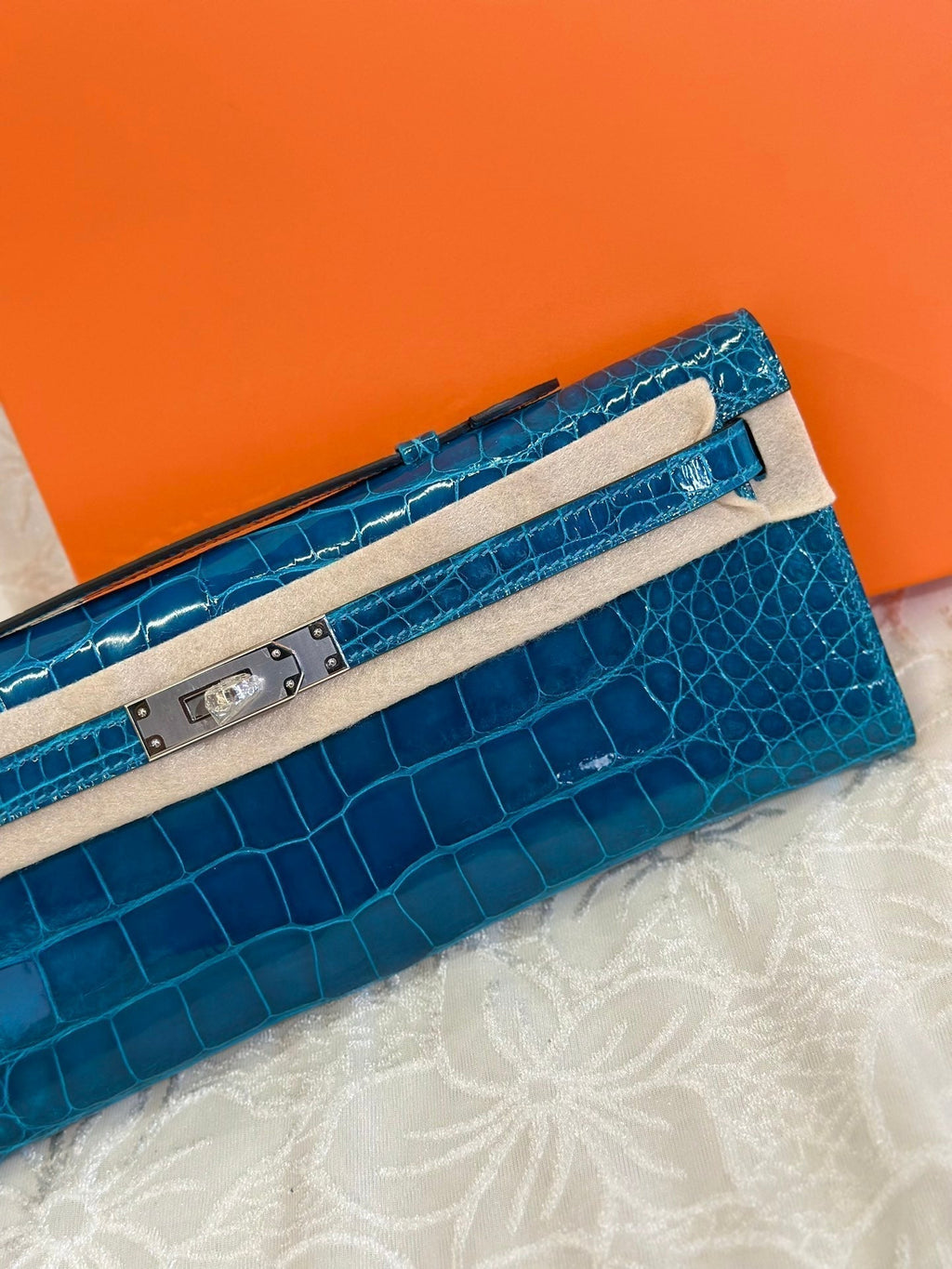 Hermes Kelly Cut 31 in Classic Blue Shinny Alligator Leather with Silver Hardware Bag