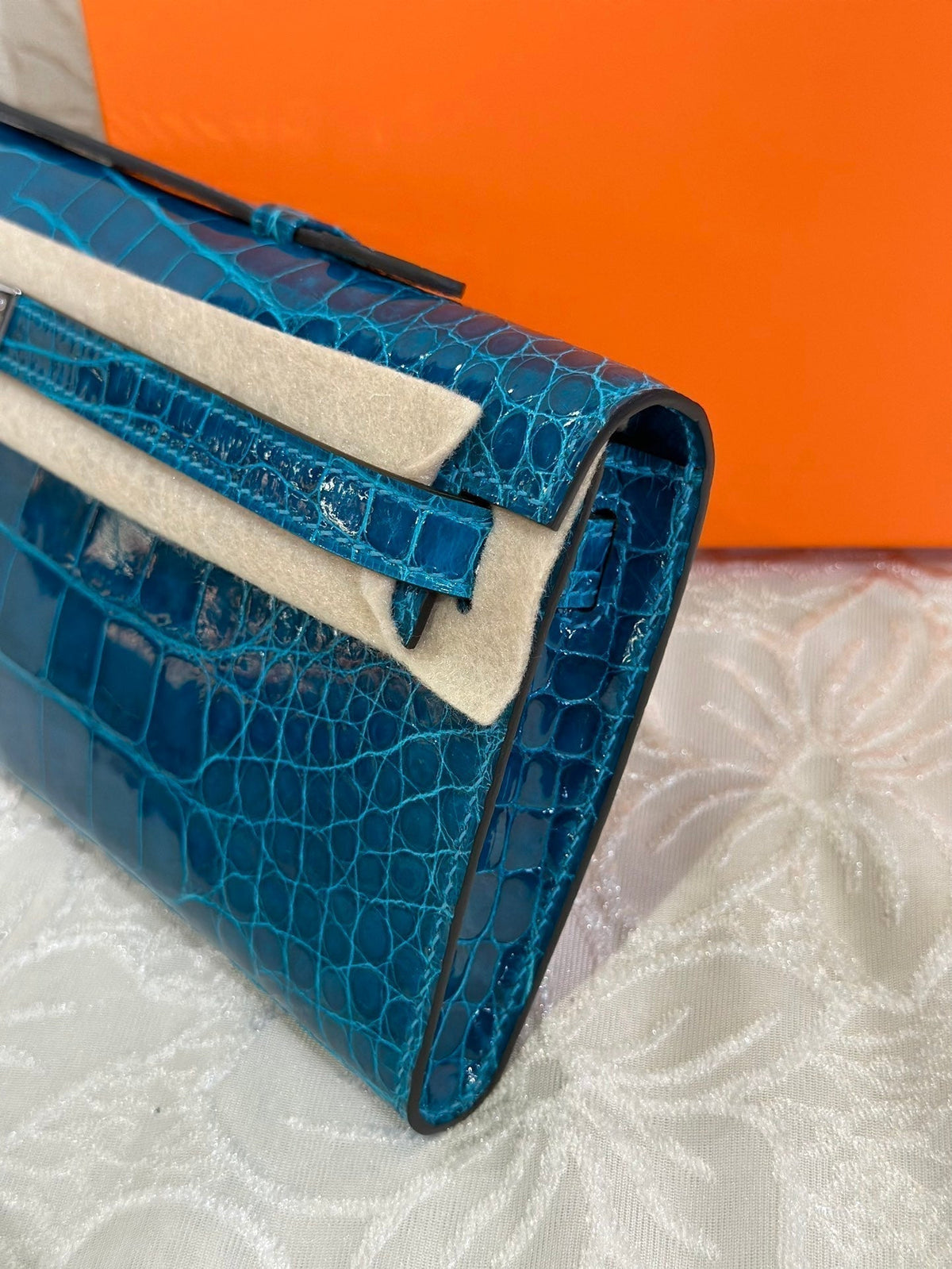 Hermes Kelly Cut 31 in Classic Blue Shinny Alligator Leather with Silver Hardware Bag