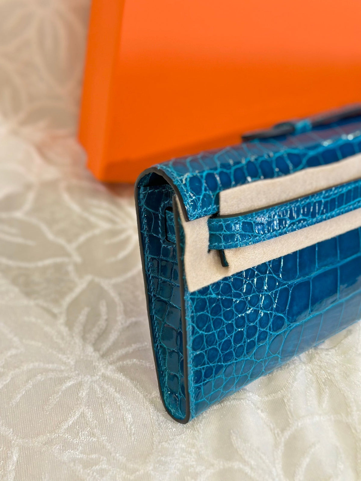Hermes Kelly Cut 31 in Classic Blue Shinny Alligator Leather with Silver Hardware Bag