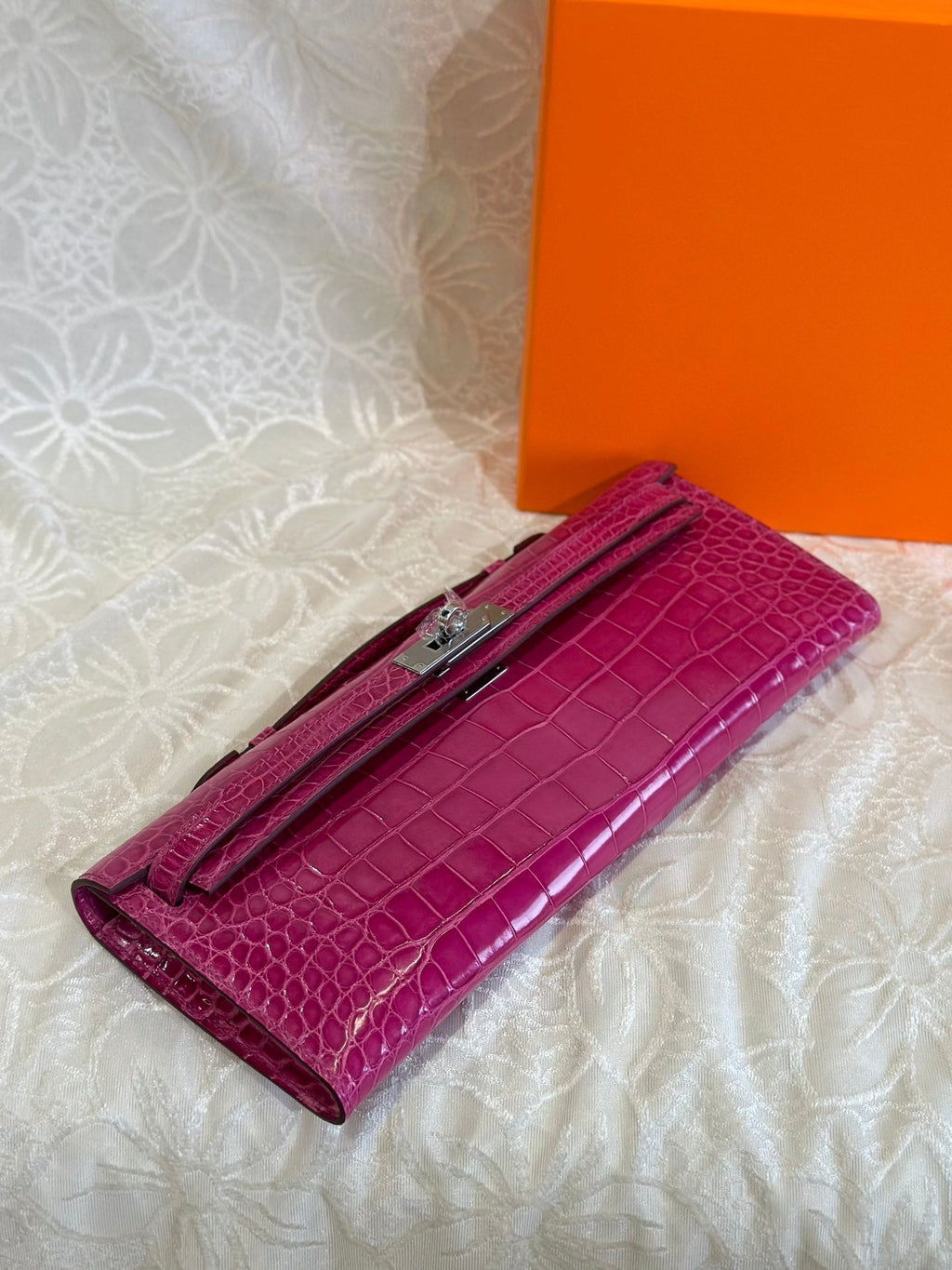 Hermes Kelly Cut 31 in Magenta Purple Shinny Alligator Leather with Silver Hardware Bag