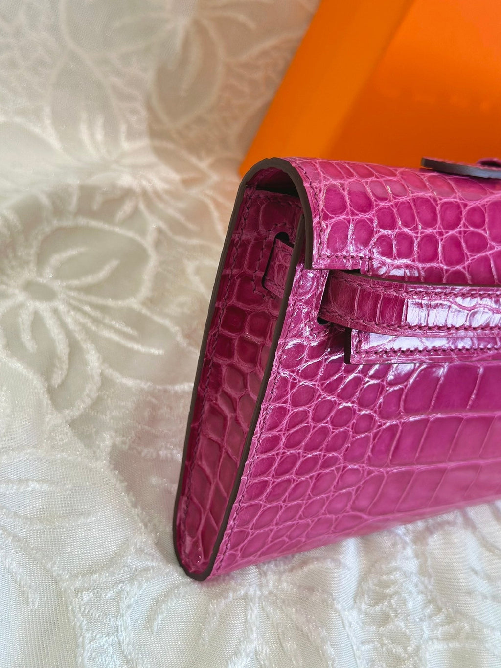 Hermes Kelly Cut 31 in Magenta Purple Shinny Alligator Leather with Silver Hardware Bag