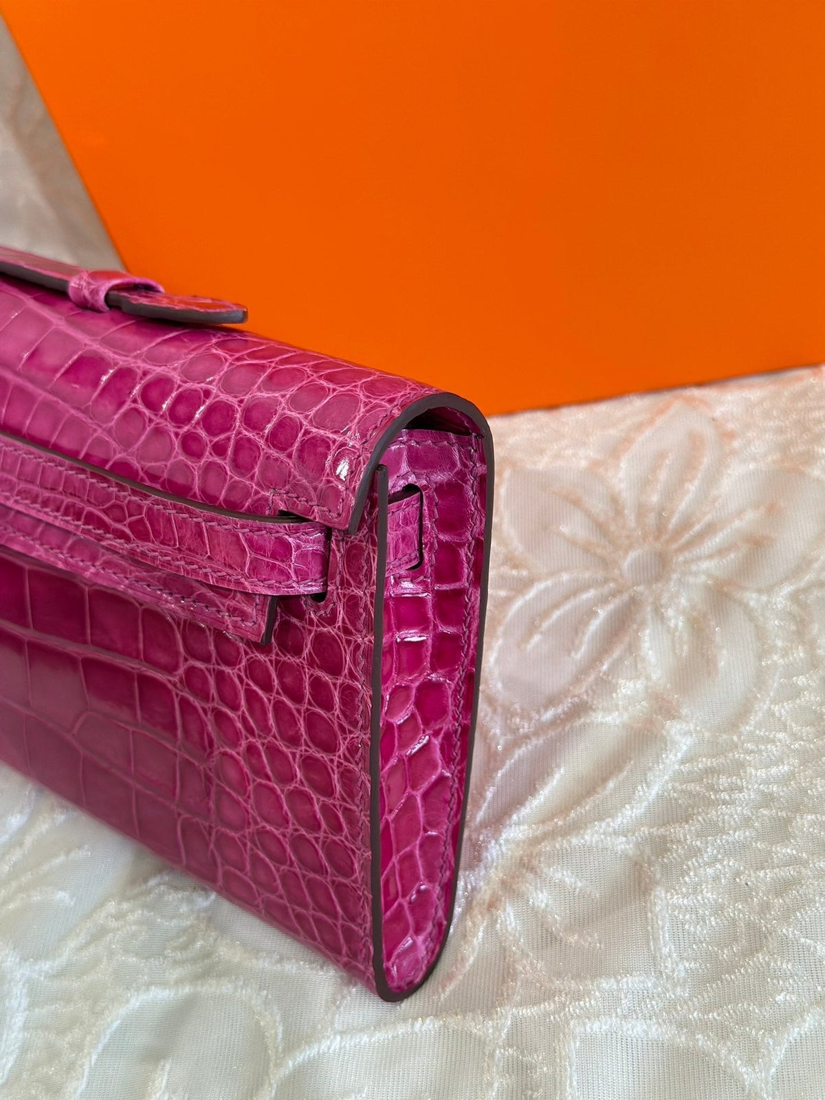 Hermes Kelly Cut 31 in Magenta Purple Shinny Alligator Leather with Silver Hardware Bag