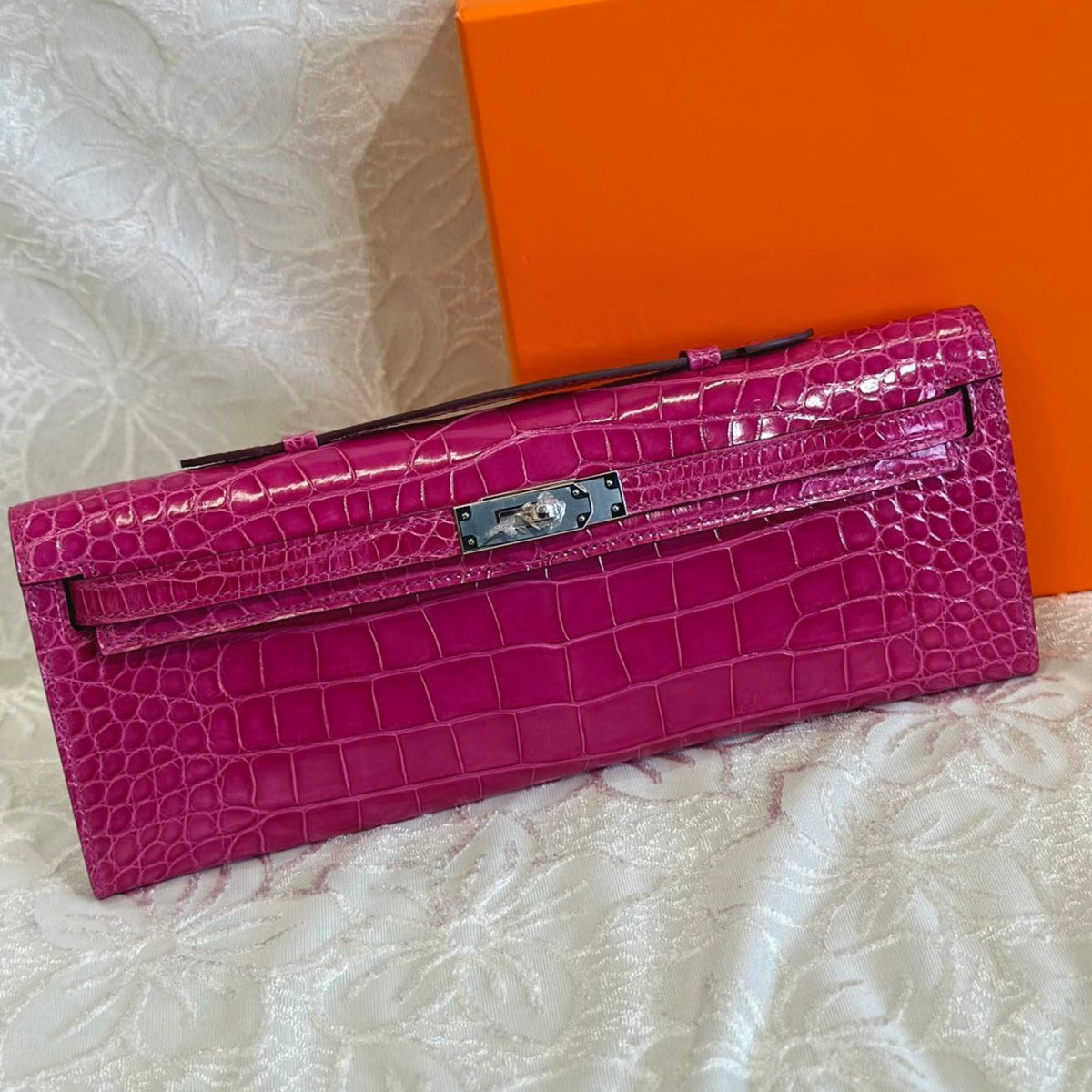 Hermes Kelly Cut 31 in Magenta Purple Shinny Alligator Leather with Silver Hardware Bag