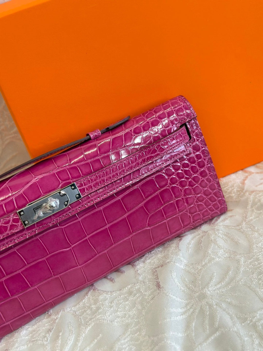 Hermes Kelly Cut 31 in Magenta Purple Shinny Alligator Leather with Silver Hardware Bag