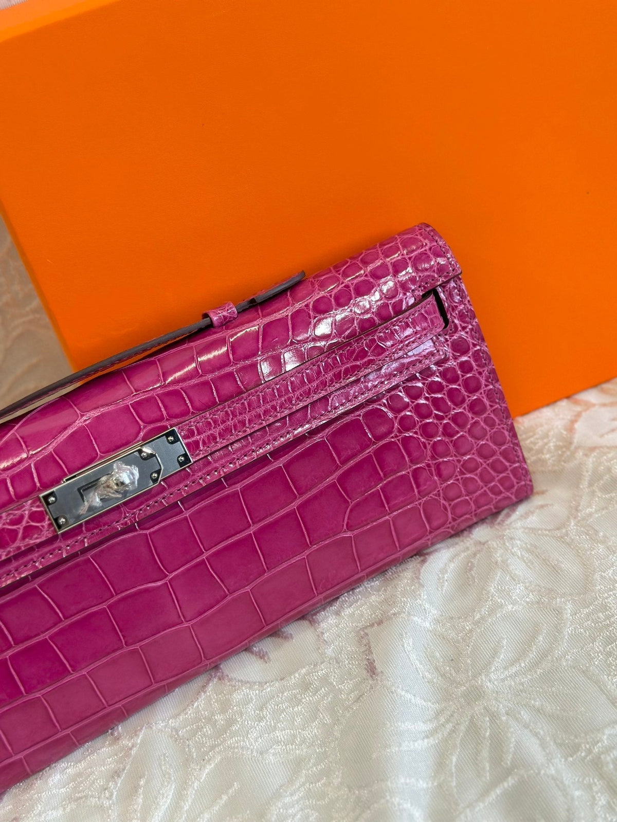 Hermes Kelly Cut 31 in Magenta Purple Shinny Alligator Leather with Silver Hardware Bag