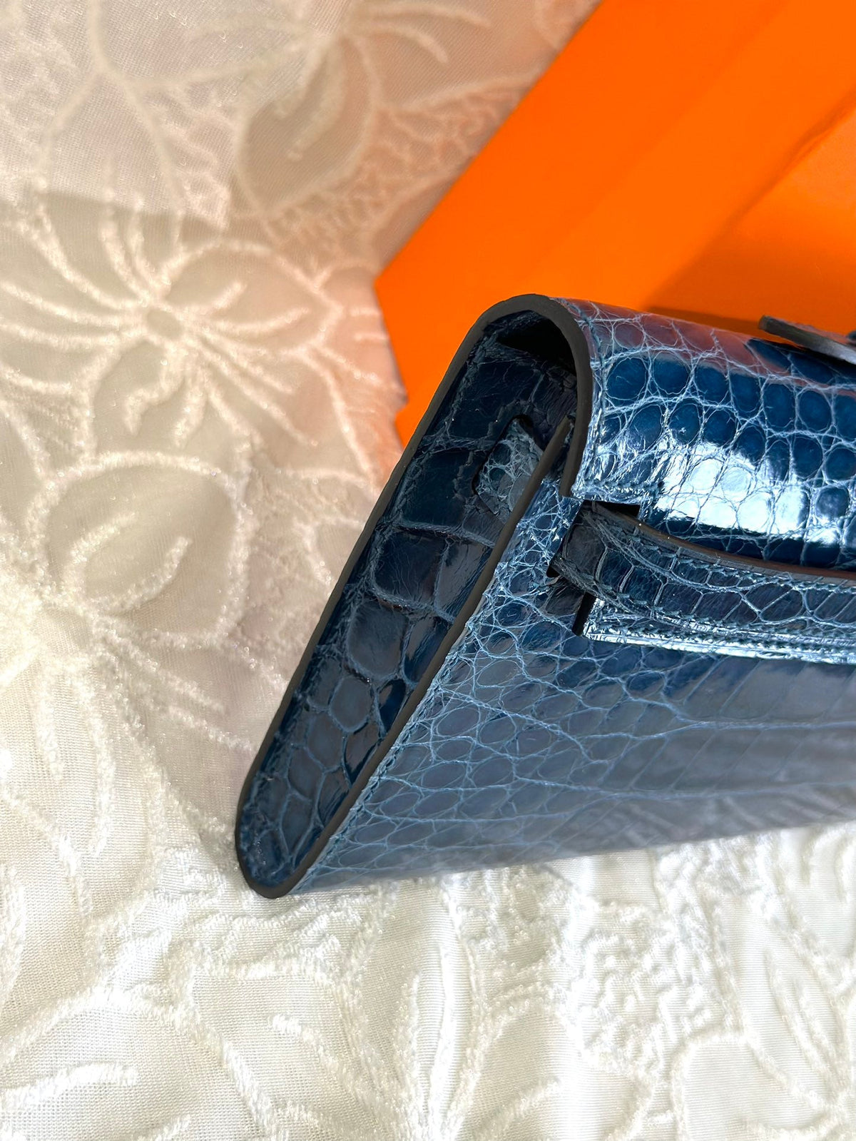 Hermes Kelly Cut 31 in Navy Blue Shinny Alligator Leather with Silver Hardware Bag
