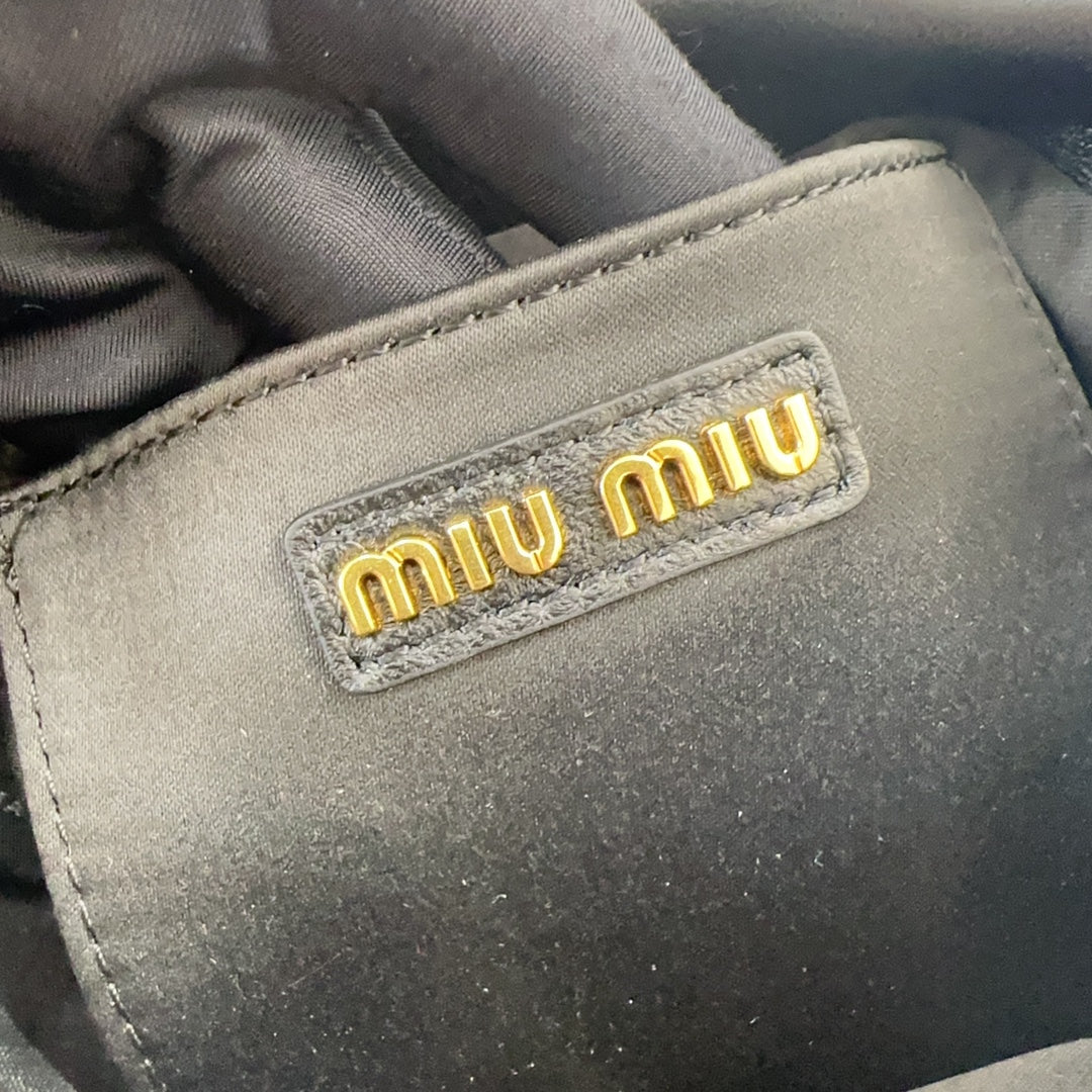 Matelassé Small Handbag 17 in Black Lambskin