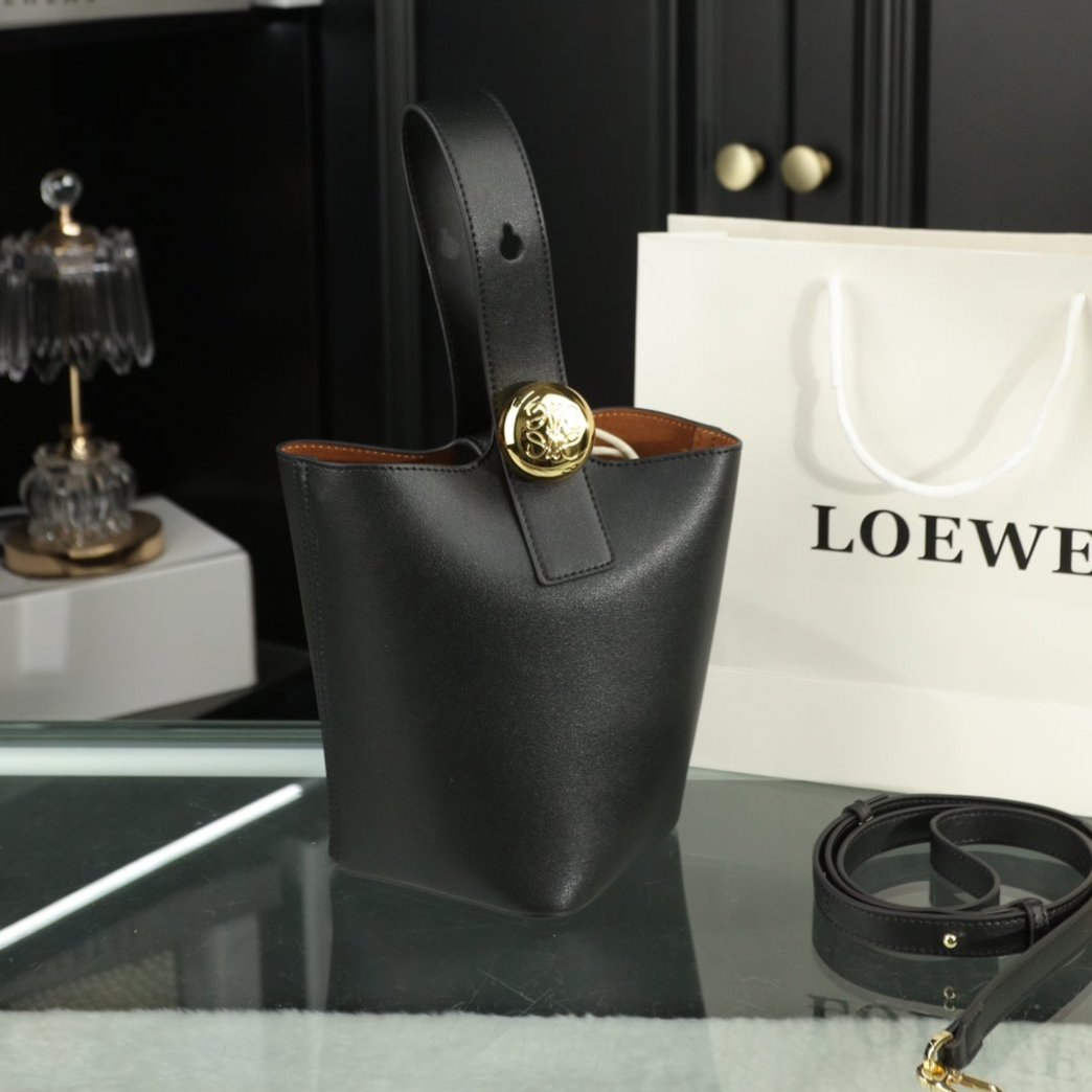 Loewe Mini 19 Pebble Bucket in Black Mellow Calfskin