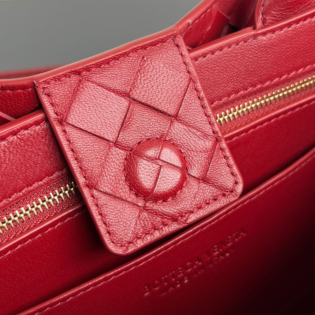 Bottega Veneta Small Andiamo 29 in Red Lambskin Bag