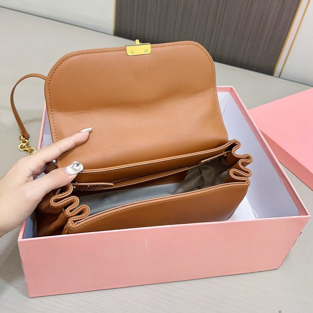 Shoulder Bag 25 in Bronze Brown Calfskin Gold Hardware