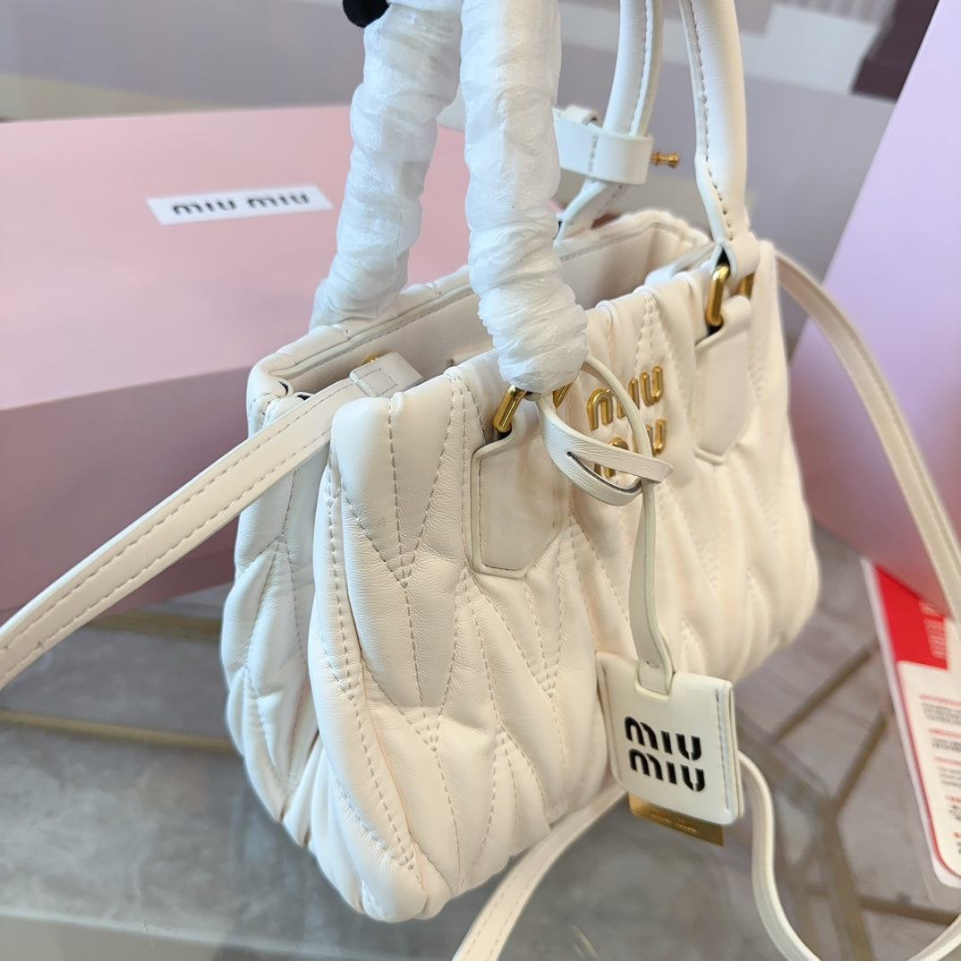 Tote 20 Bag in White Calfskin