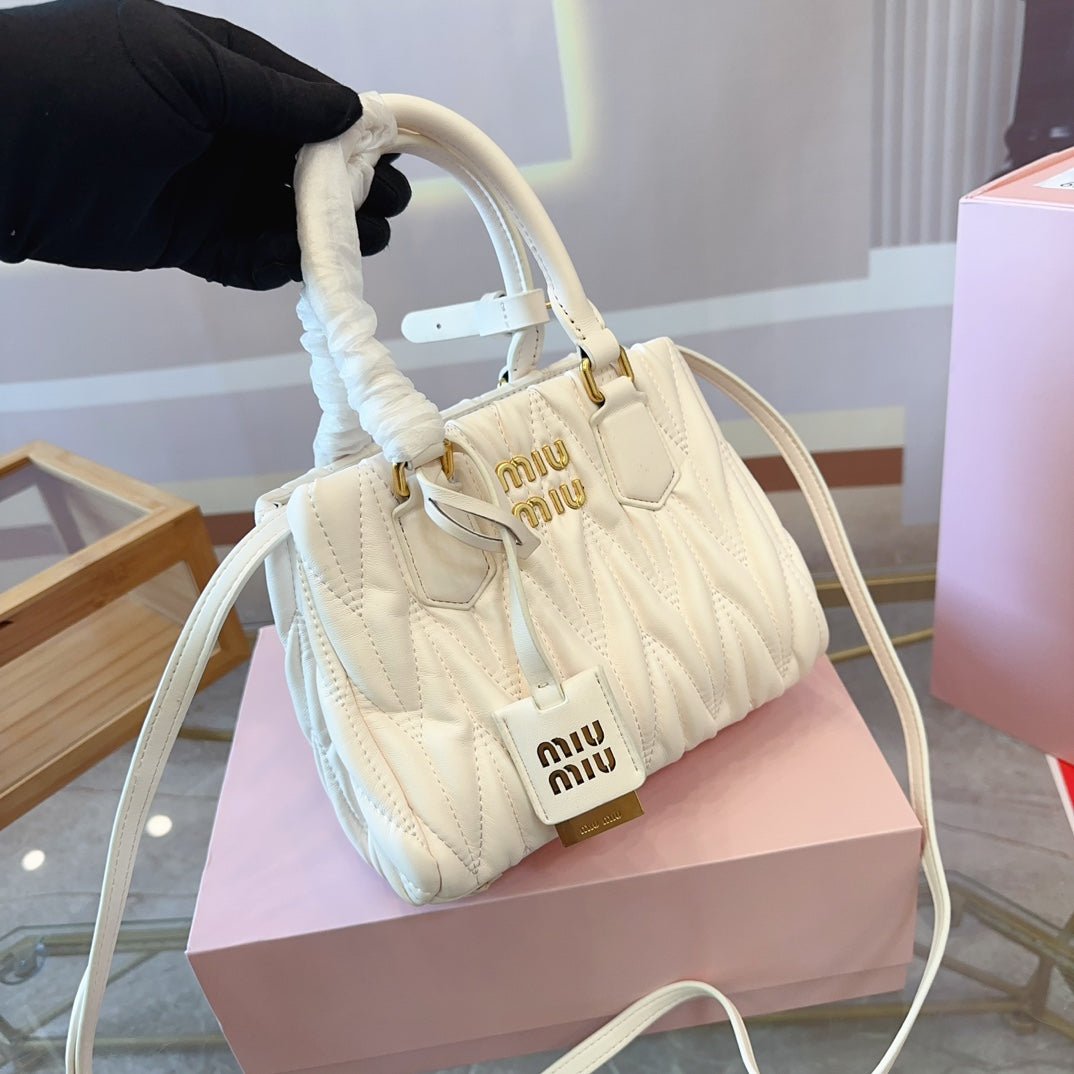 Tote 20 Bag in White Calfskin