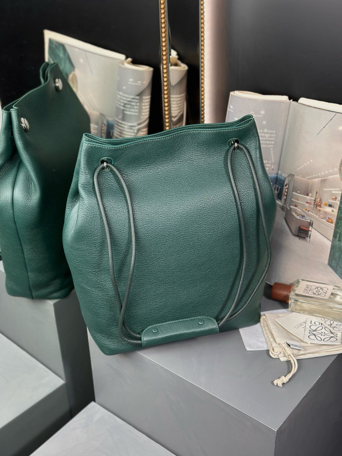 Loewe Pebble Hobo 40 in Green Forest Supple Grained Calfskin