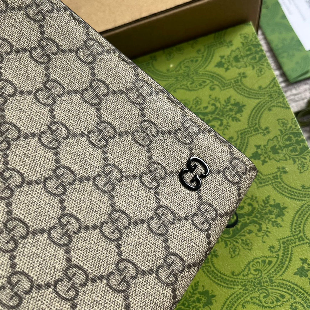 Gucci Neo Vintage 26 Supreme Pouch in Beige and Ebony Canvas