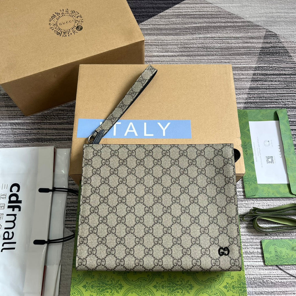 Gucci Neo Vintage 26 Supreme Pouch in Beige and Ebony Canvas