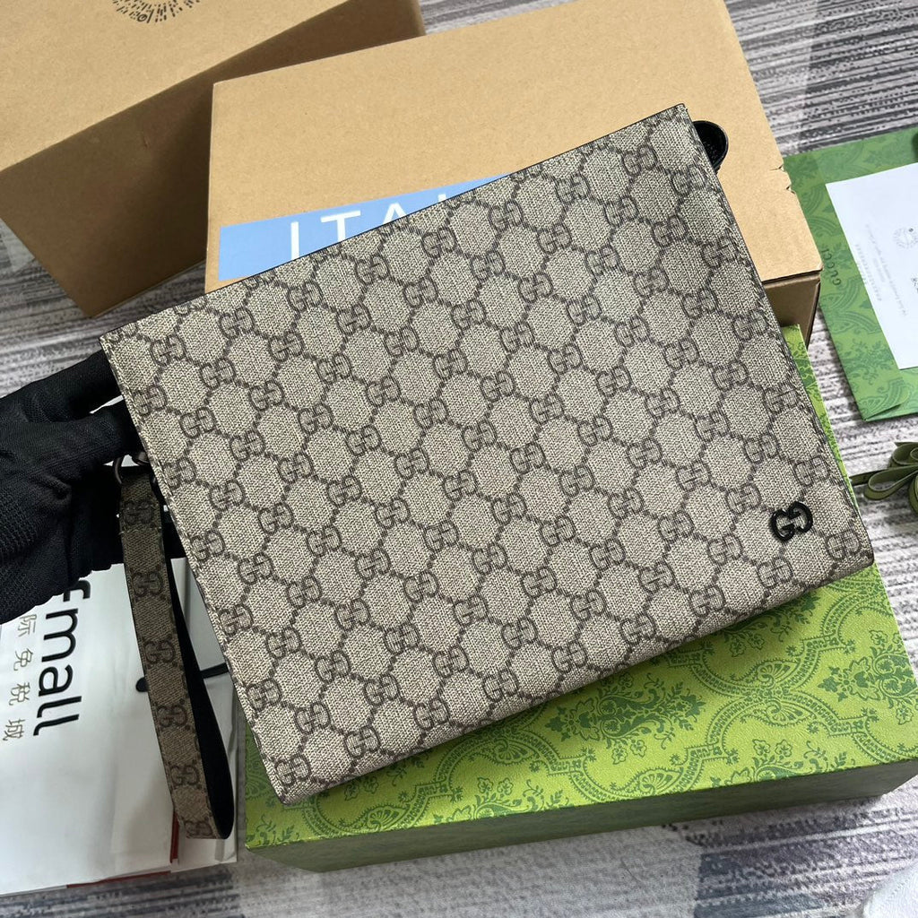 Gucci Neo Vintage 26 Supreme Pouch in Beige and Ebony Canvas