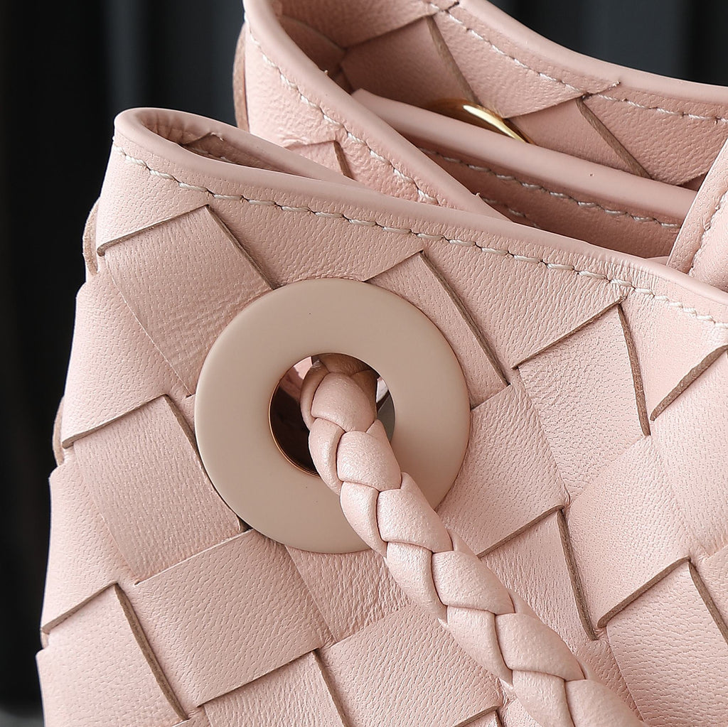 Bottega Veneta Medium Andiamo 32 in Light Pink Lambskin Bag