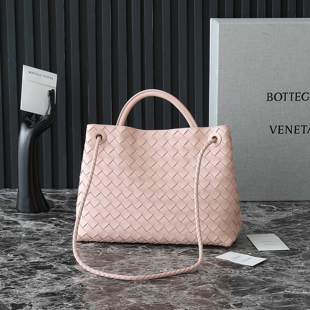 Bottega Veneta Medium Andiamo 32 in Light Pink Lambskin Bag