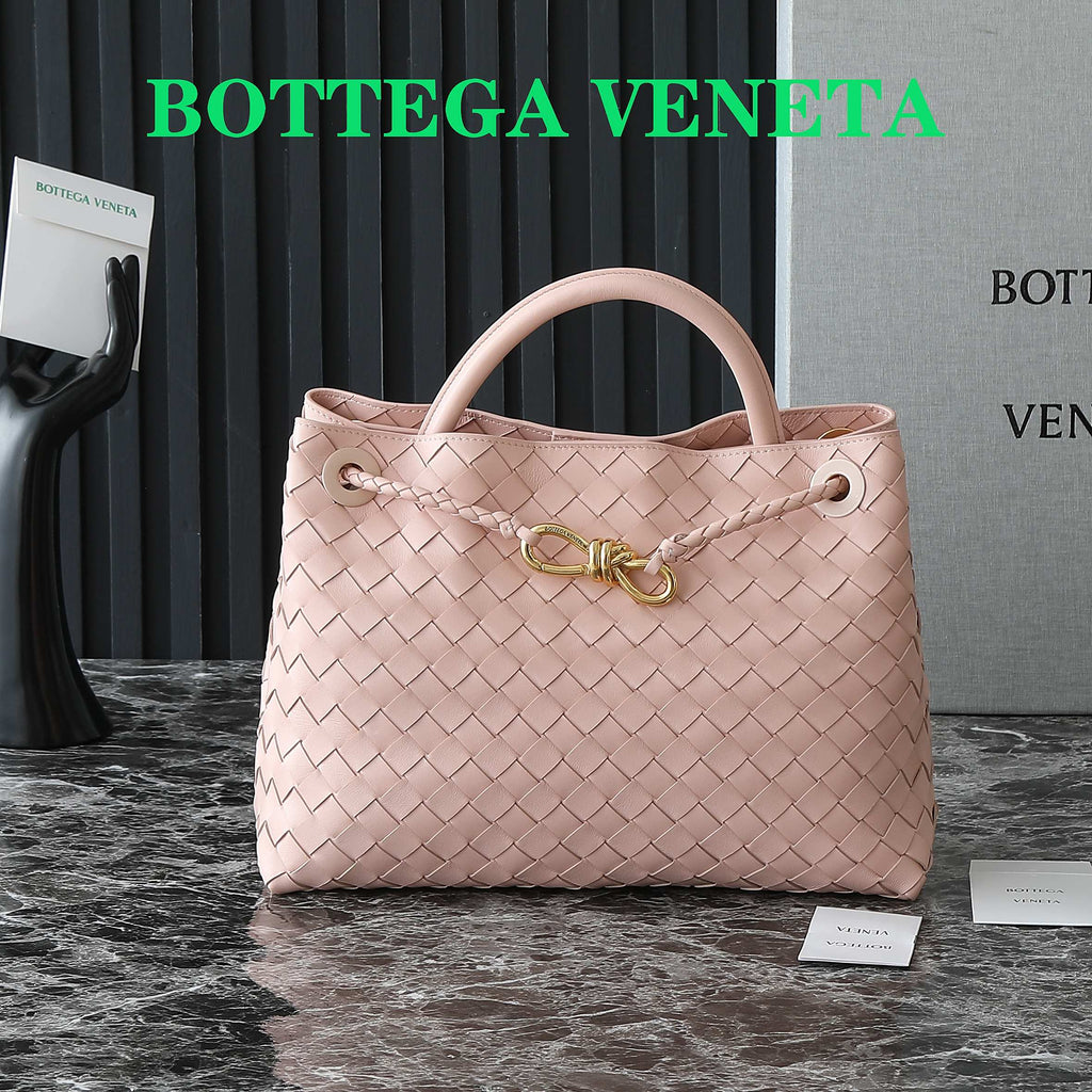 Bottega Veneta Medium Andiamo 32 in Light Pink Lambskin Bag