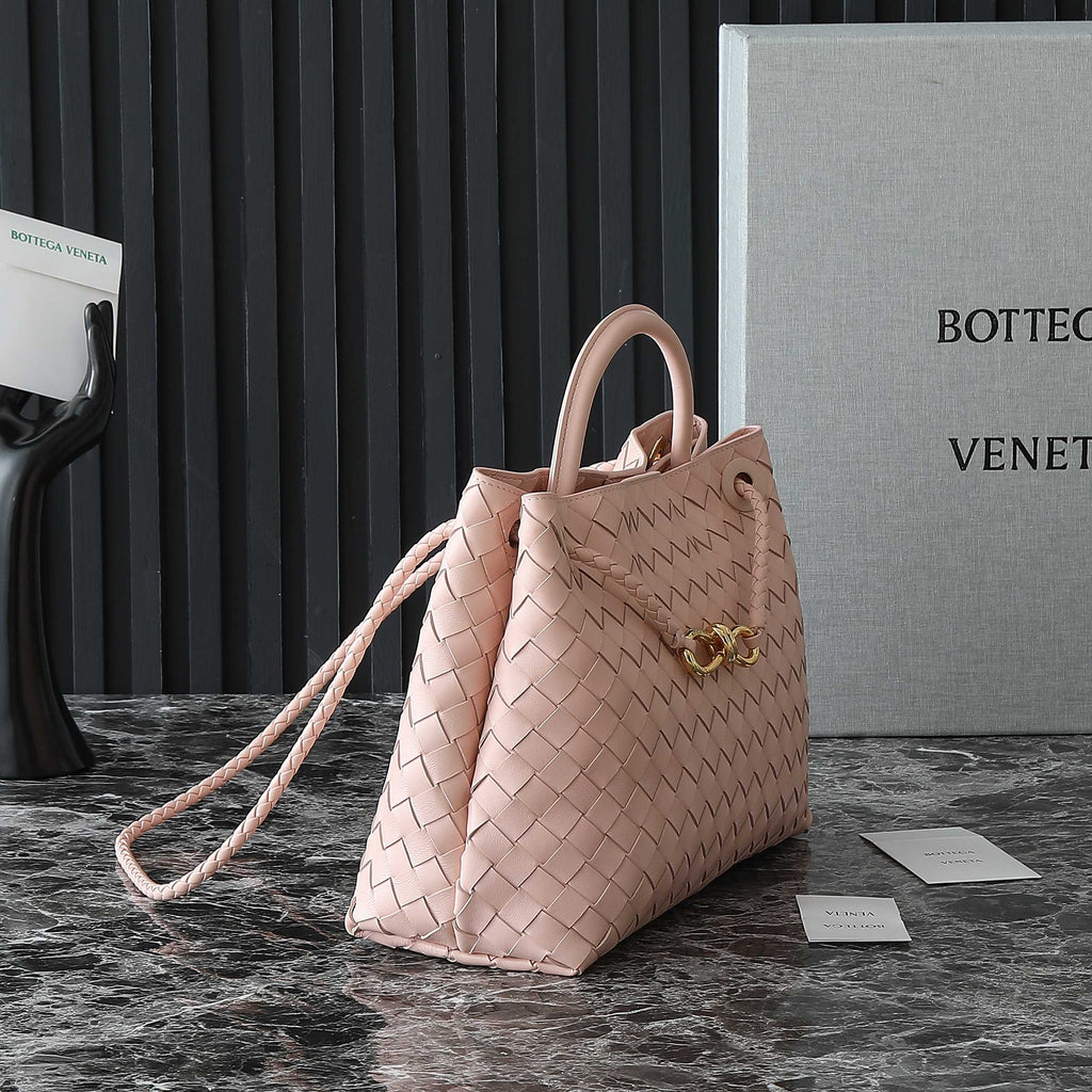 Bottega Veneta Medium Andiamo 32 in Light Pink Lambskin Bag
