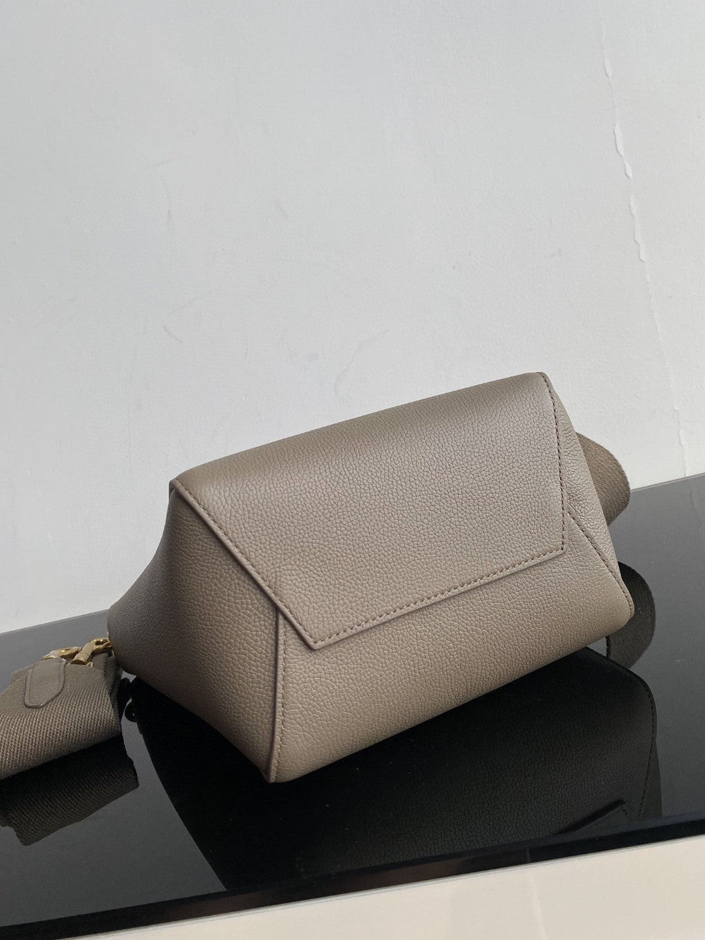 Celine Sangle Seau Bucket 24 Bag Peanut Brown Calfskin