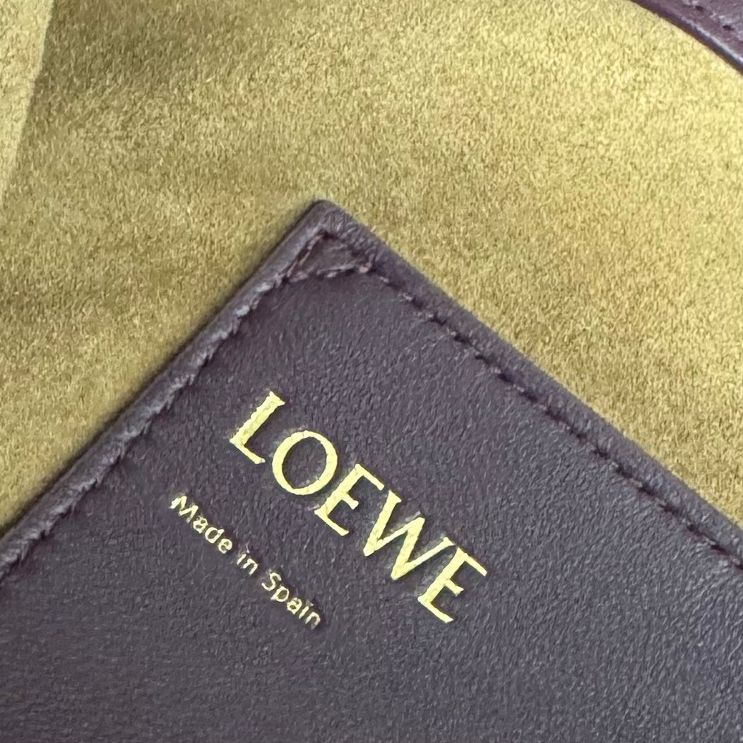 Loewe 32 Flamenco Purse Bucket in Chestnut Brown Lambskin