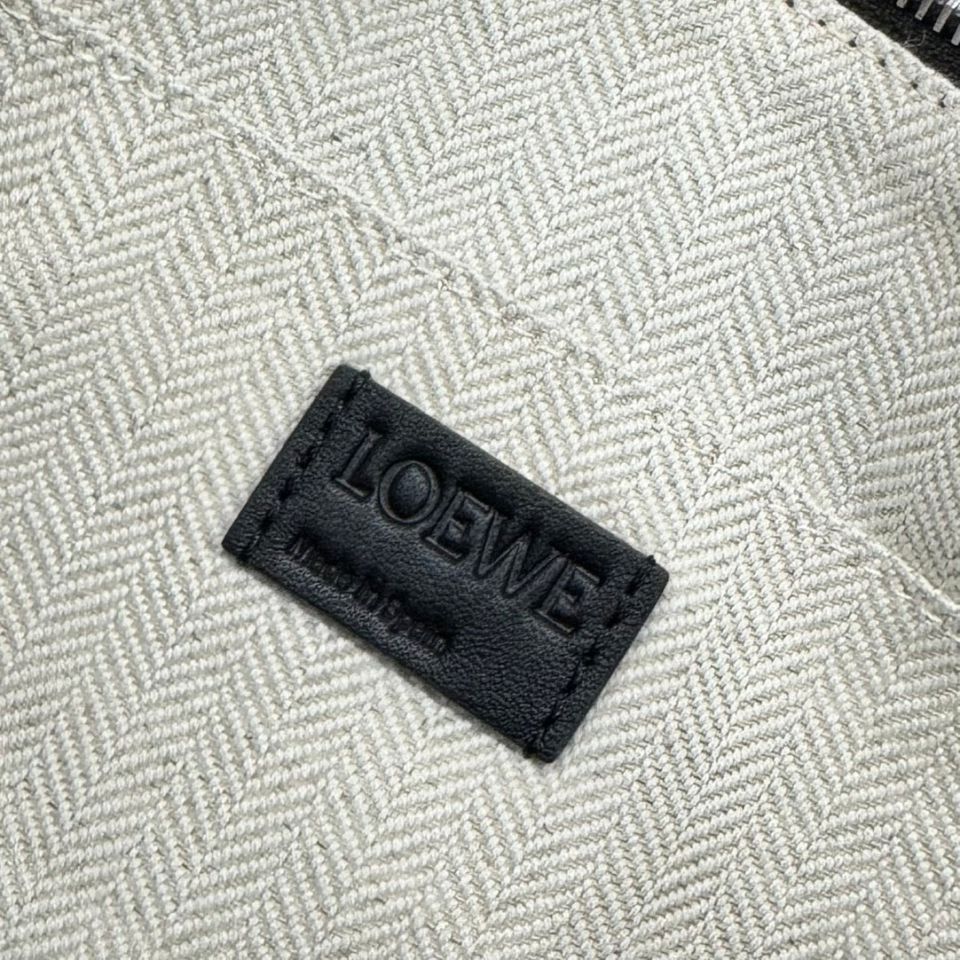 Loewe Puzzle Fold Wash 22 Bag in Black Shiny Calfskin