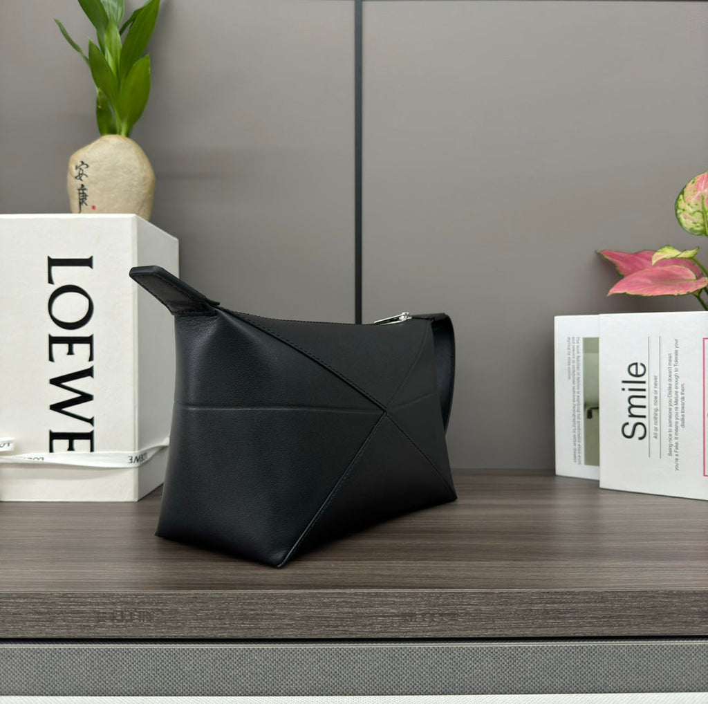 Loewe Puzzle Fold Wash 22 Bag in Black Shiny Calfskin