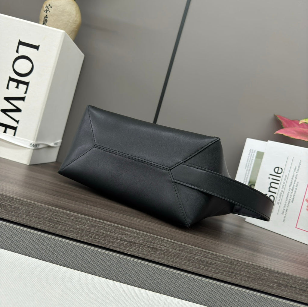 Loewe Puzzle Fold Wash 22 Bag in Black Shiny Calfskin