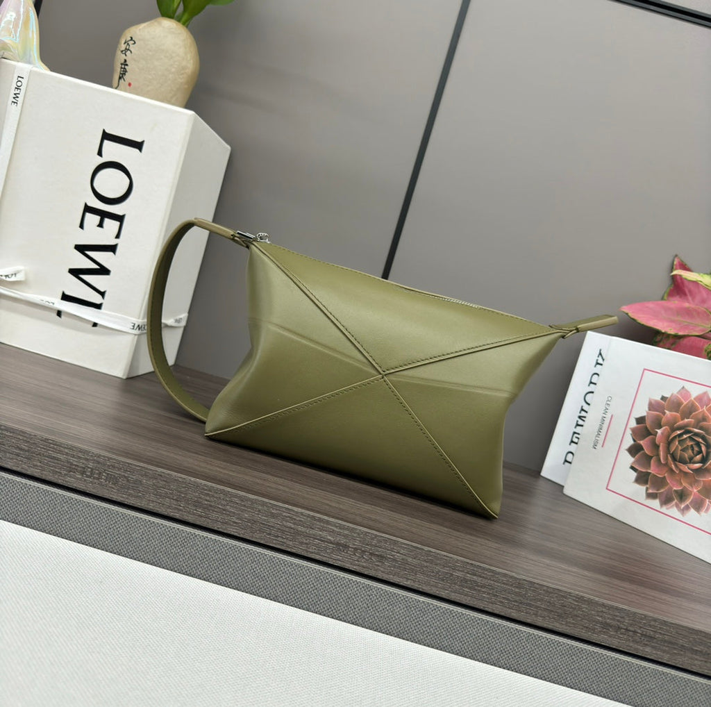Loewe Puzzle Fold Wash 22 Bag in Army Green Shiny Calfskin
