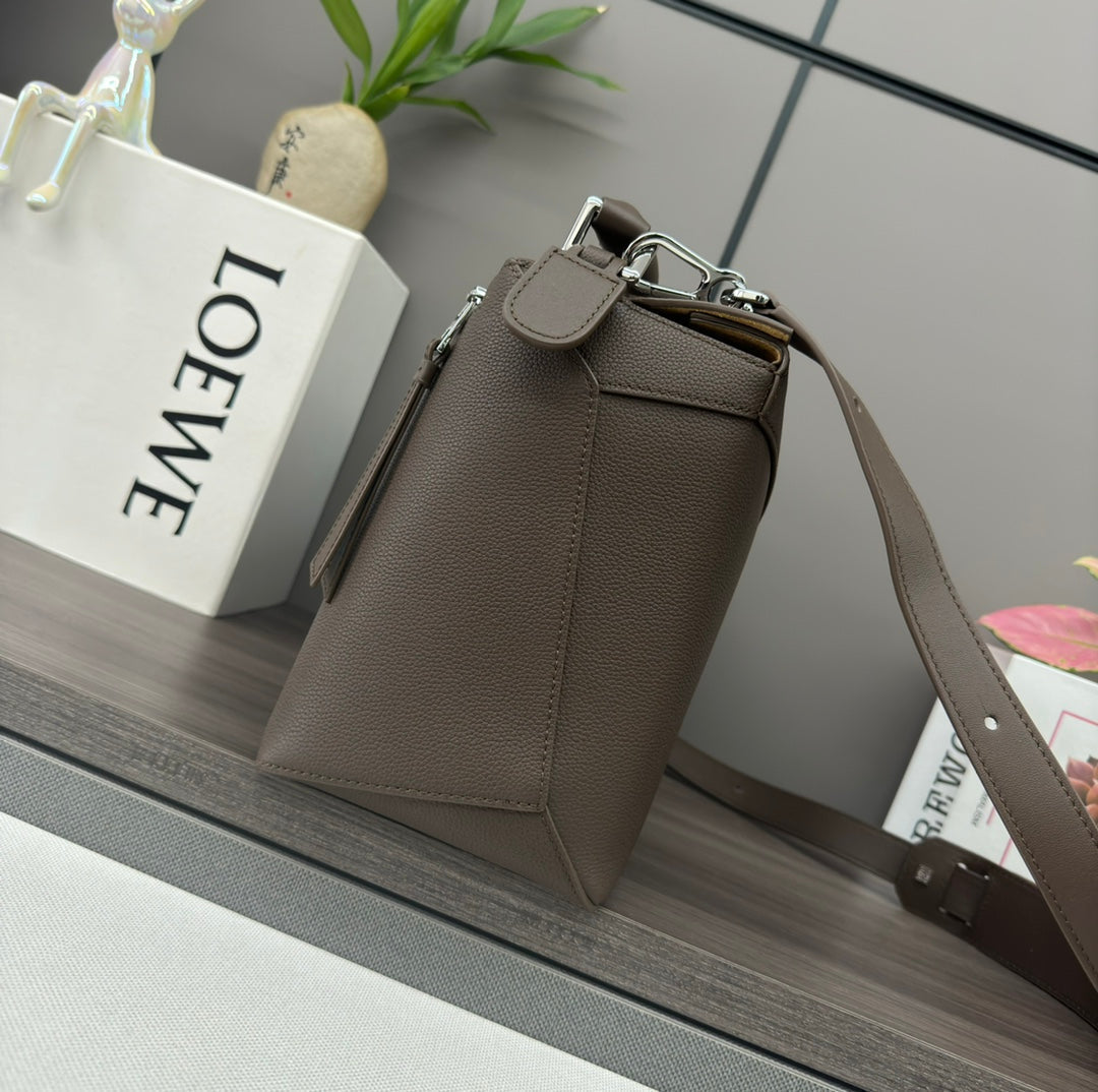 Loewe Puzzle 33 Bag in Wenge Brown Calfskin