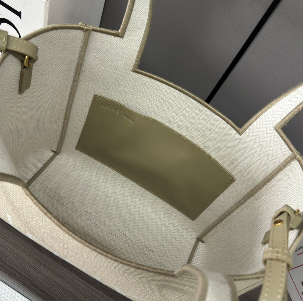 Large 30 Loewe Font Tote in Ecru Jacquard Canvas