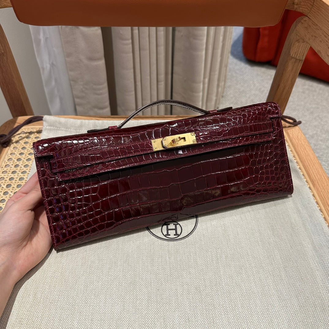 Hermes Kelly Cut 31 in Sangria Purple Alligator Leather with Gold Hardware Bag