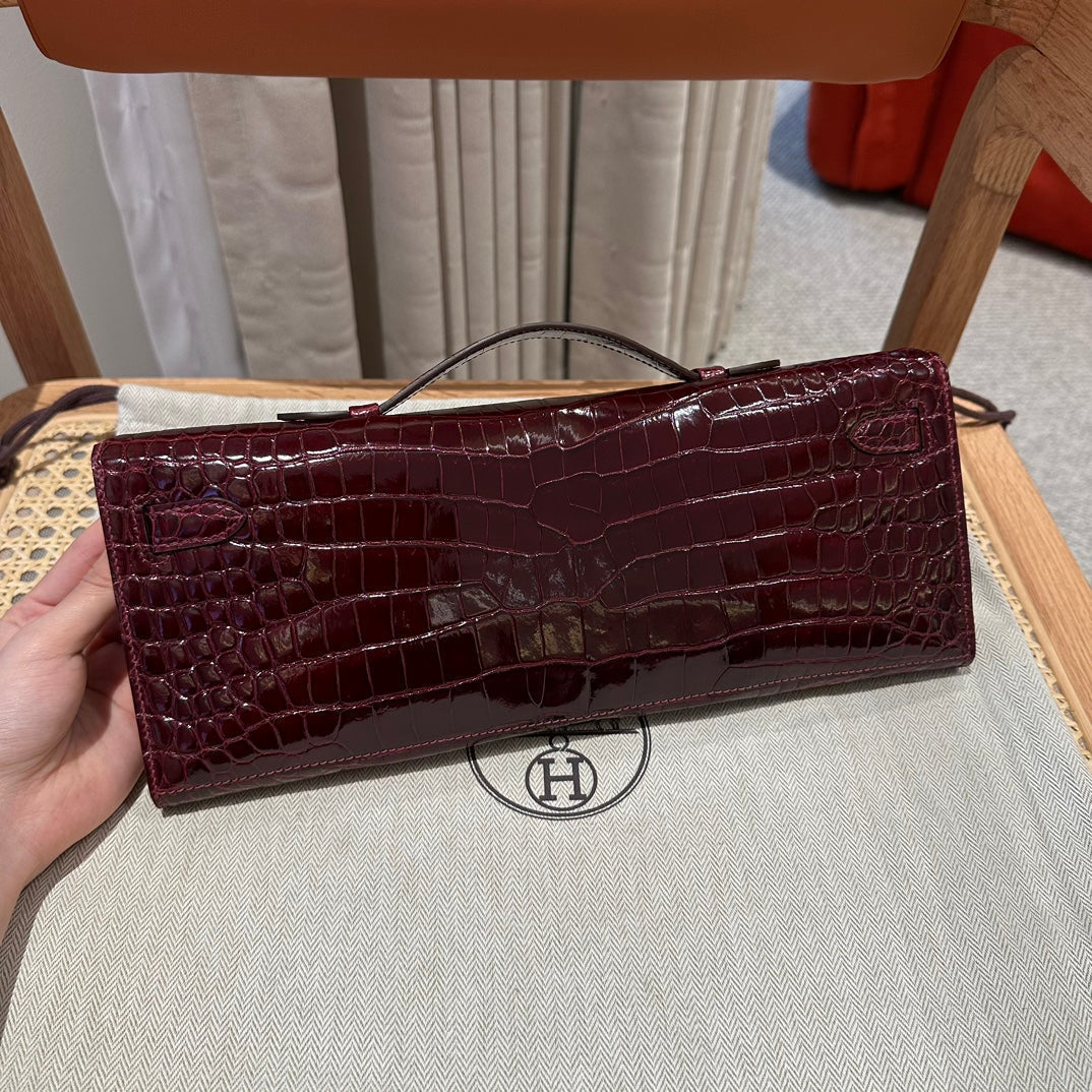 Hermes Kelly Cut 31 in Sangria Purple Alligator Leather with Gold Hardware Bag