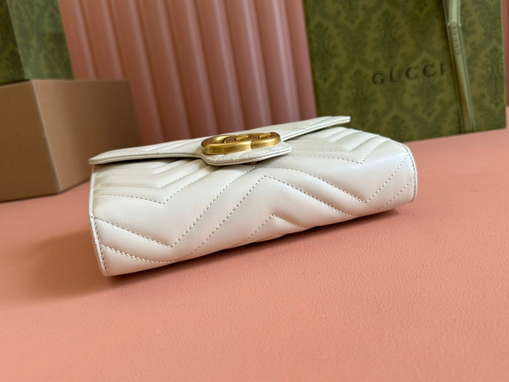 Gucci Marmont Small Shoulder Bag 20 in White Lambskin Gold Hardware