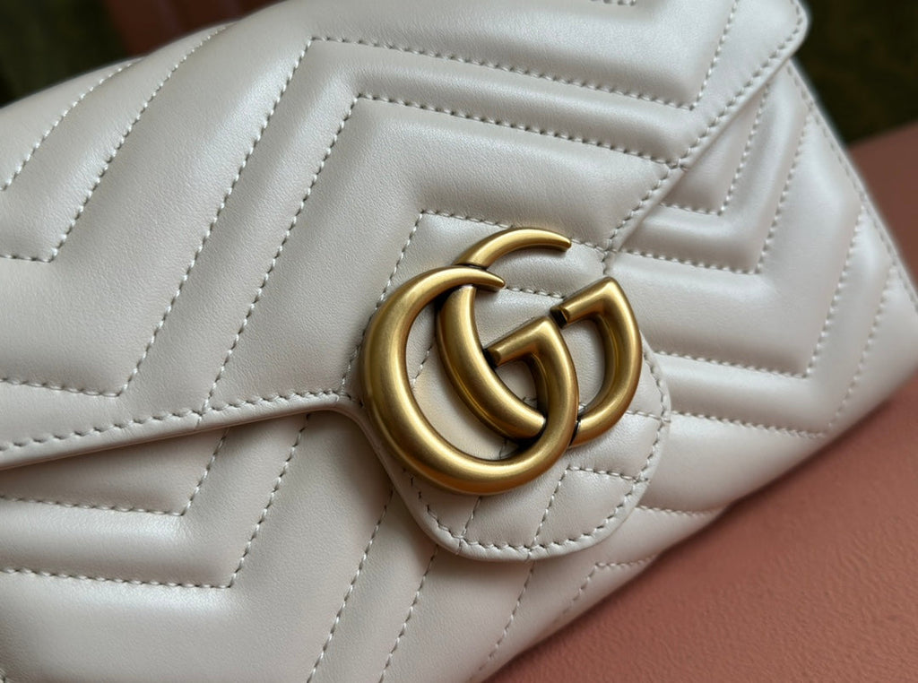 Gucci Marmont Small Shoulder Bag 20 in White Lambskin Gold Hardware