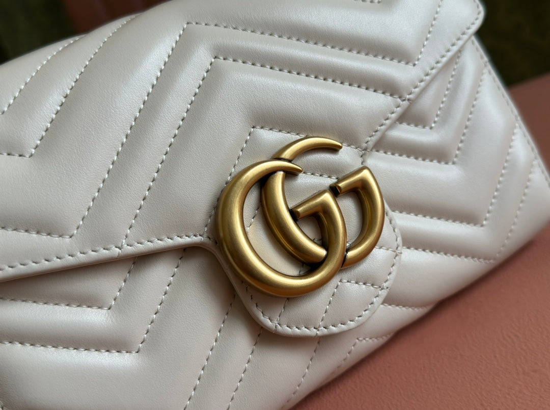 Gucci Marmont Small Shoulder Bag 20 in White Lambskin Gold Hardware