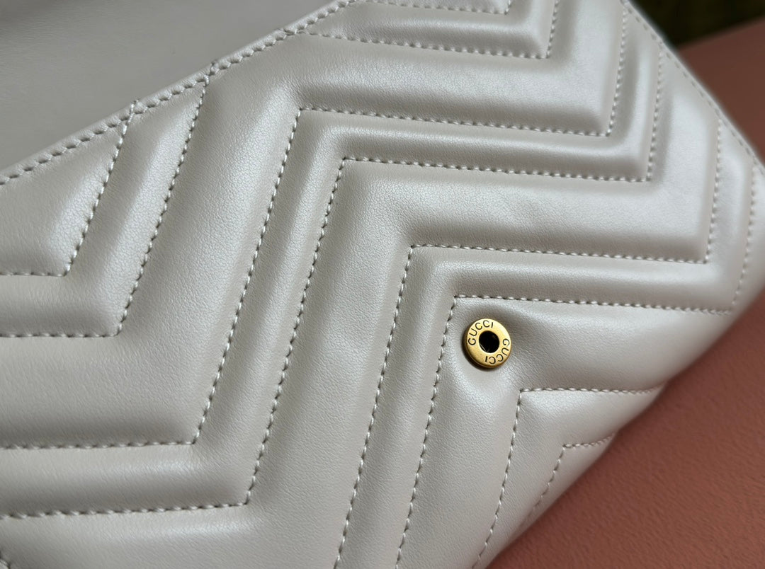 Gucci Marmont Small Shoulder Bag 20 in White Lambskin Gold Hardware