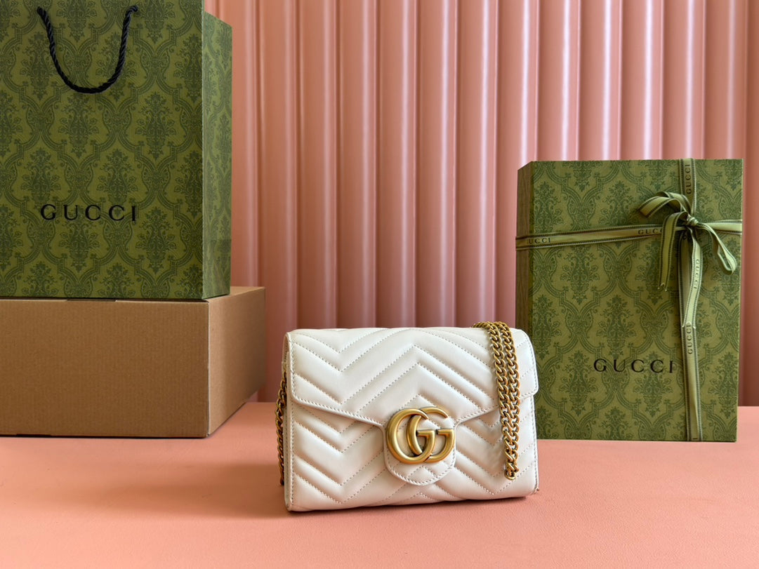 Gucci Marmont Small Shoulder Bag 20 in White Lambskin Gold Hardware