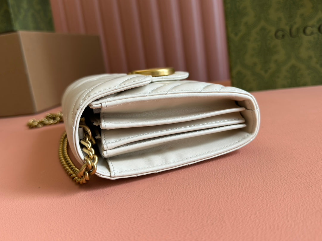 Gucci Marmont Small Shoulder Bag 20 in White Lambskin Gold Hardware