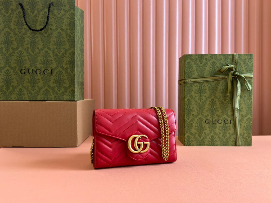 Gucci Marmont Small Shoulder Bag 20 in Red Lambskin Gold Hardware