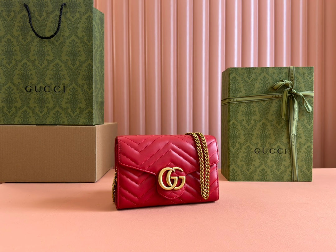 Gucci Marmont Small Shoulder Bag 20 in Red Lambskin Gold Hardware